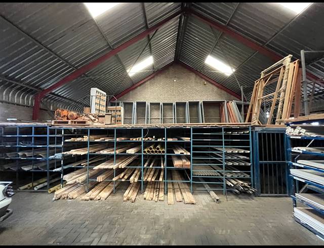 6,800M² WAREHOUSE FOR SALE IN ANZAC